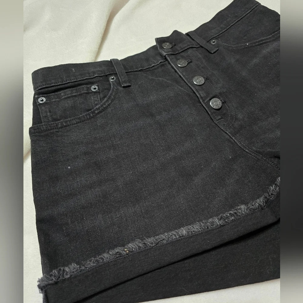 NWT J. Crew Factory Button Fly Black Wash Jean Shorts, Raw Cuffed Hem, Size 29. - Picture 4 of 9